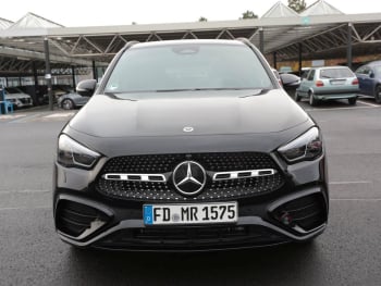 Mercedes-Benz GLA 180 AMG Night MBUX Navi Easy-Pack 360° AHK