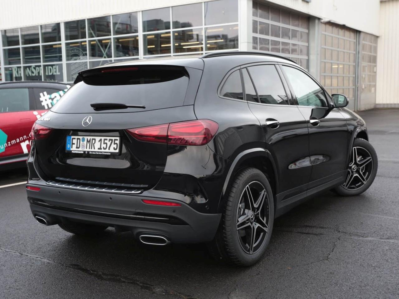 Mercedes-Benz GLA 180 AMG Night MBUX Navi Easy-Pack 360° AHK