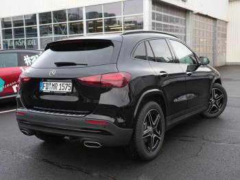Mercedes-Benz GLA 180 AMG Night MBUX Navi Easy-Pack 360° AHK