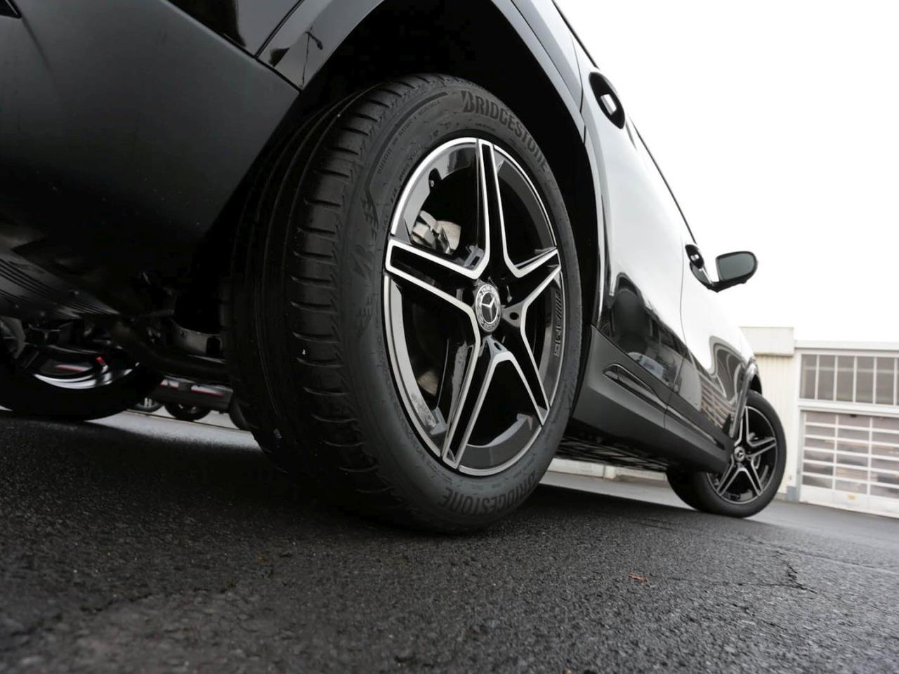 Mercedes-Benz GLA 180 AMG Night MBUX Navi Easy-Pack 360° AHK