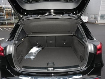 Mercedes-Benz GLA 180 AMG Night MBUX Navi Easy-Pack 360° AHK