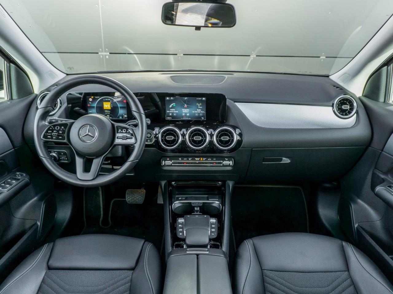 Mercedes-Benz GLA 180 Style MBUX Navi Kamera Sitzkomfort-Paket