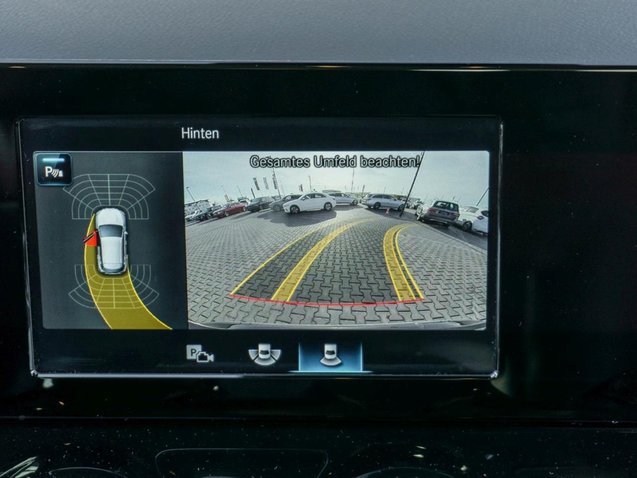 Mercedes-Benz GLA 180 Style MBUX Navi Kamera Sitzkomfort-Paket