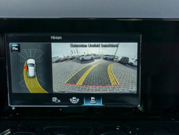 Mercedes-Benz GLA 180 Style MBUX Navi Kamera Sitzkomfort-Paket