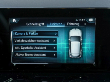 Mercedes-Benz GLA 180 Style MBUX Navi Kamera Sitzkomfort-Paket