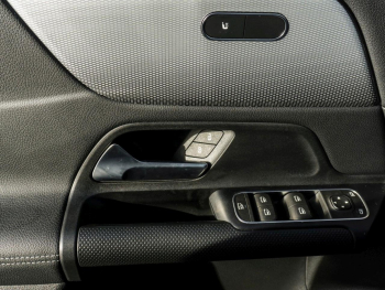 Mercedes-Benz GLA 180 Style MBUX Navi Kamera Sitzkomfort-Paket