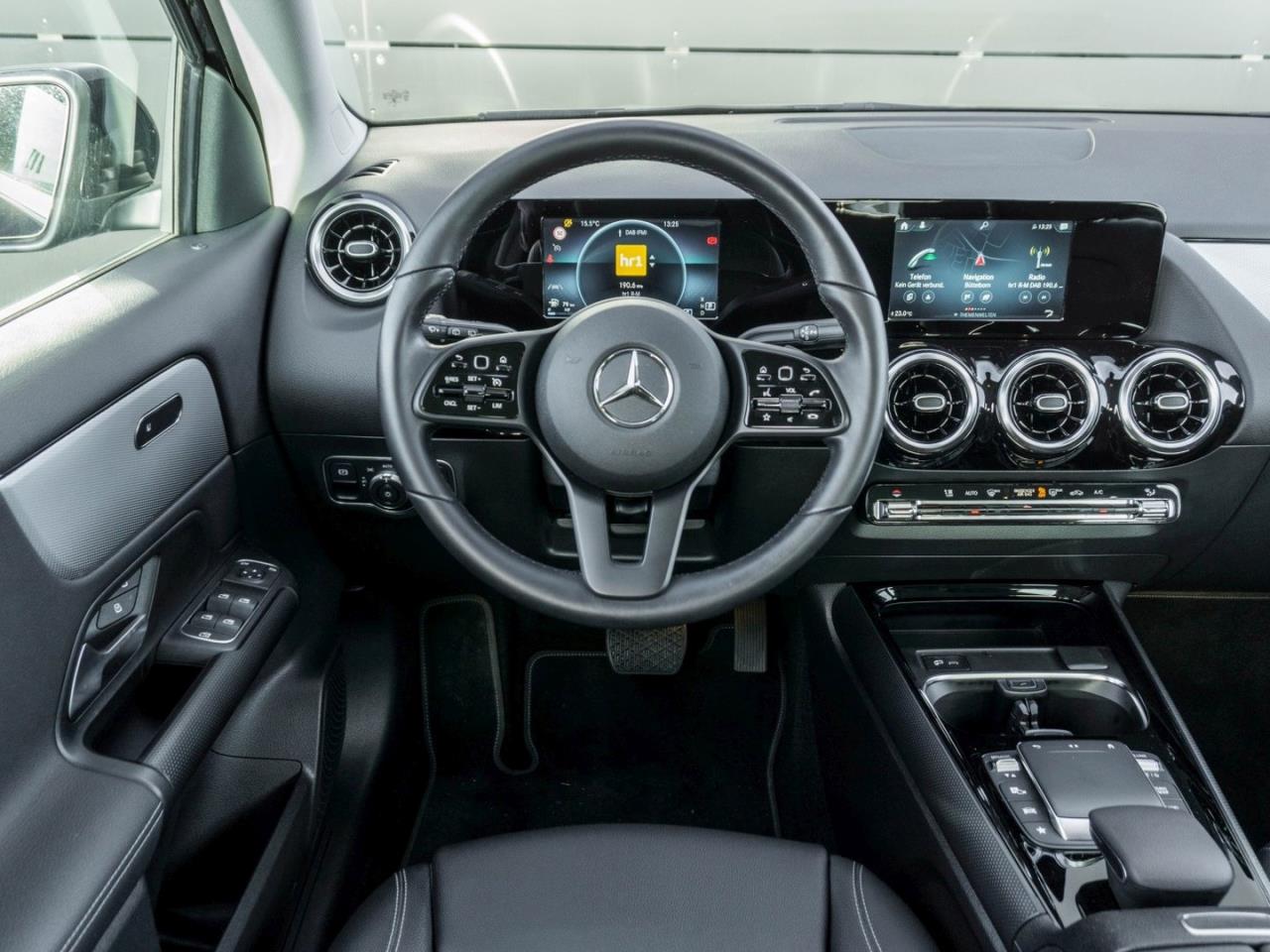 Mercedes-Benz GLA 180 Style MBUX Navi Kamera Sitzkomfort-Paket