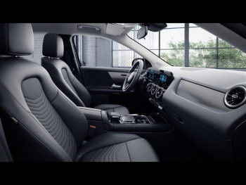 Mercedes-Benz GLA 180 Style MBUX Navi Kamera Sitzkomfort-Paket