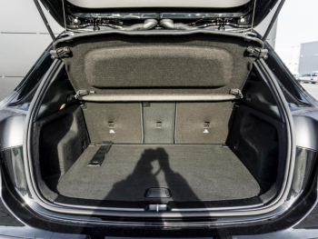 Mercedes-Benz GLA 180 Style MBUX Navi Kamera Sitzkomfort-Paket
