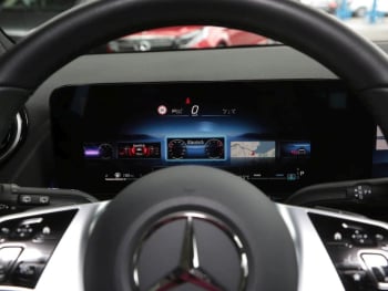 Mercedes-Benz GLA 180 Progressive MBUXNavi-Prem. Kamera EasyP