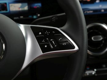 Mercedes-Benz GLA 180 Progressive MBUXNavi-Prem. Kamera EasyP