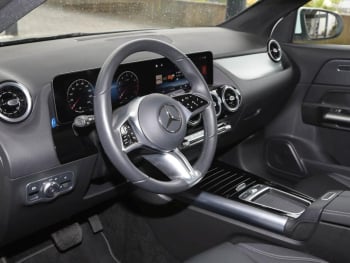 Mercedes-Benz GLA 180 Progressive MBUXNavi-Prem. Kamera EasyP