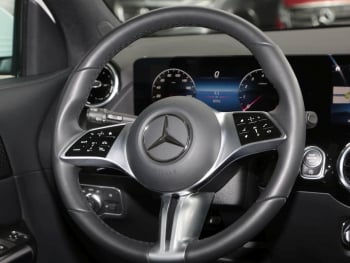 Mercedes-Benz GLA 180 Progressive MBUXNavi-Prem. Kamera EasyP