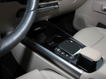 Mercedes-Benz GLA 200 4M Progressive Distronic Panorama 360°