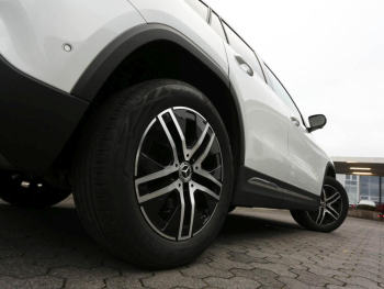 Mercedes-Benz GLA 200 4M Progressive Distronic Panorama 360°