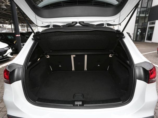 Mercedes-Benz GLA 200 4M Progressive Distronic Panorama 360°