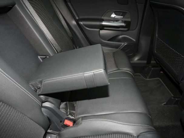 Mercedes-Benz GLA 200 d 4M Progressive MBUX Navi Panorama