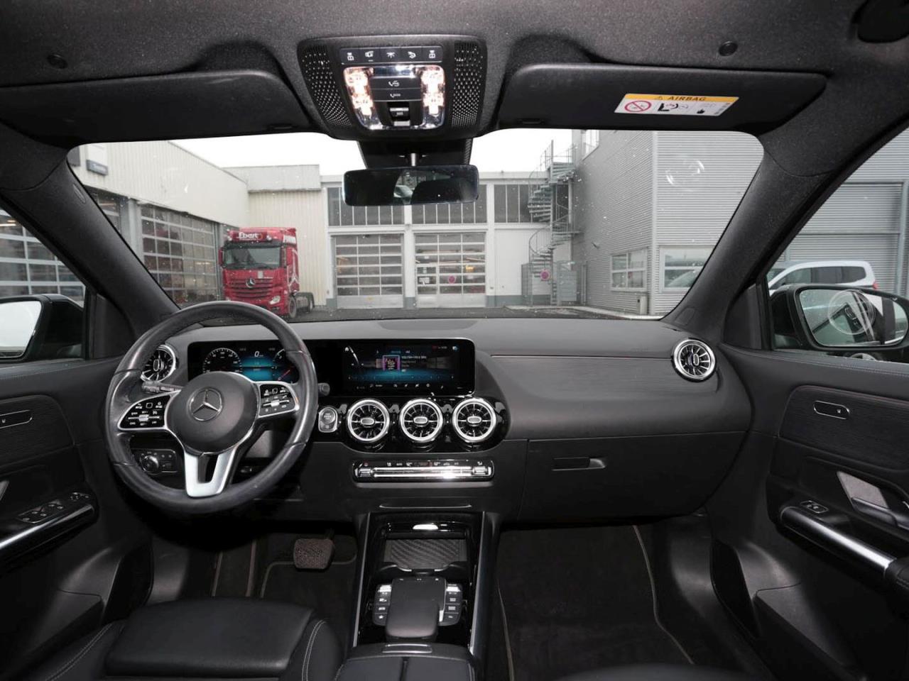 Mercedes-Benz GLA 200 d 4M Progressive MBUX Navi Panorama