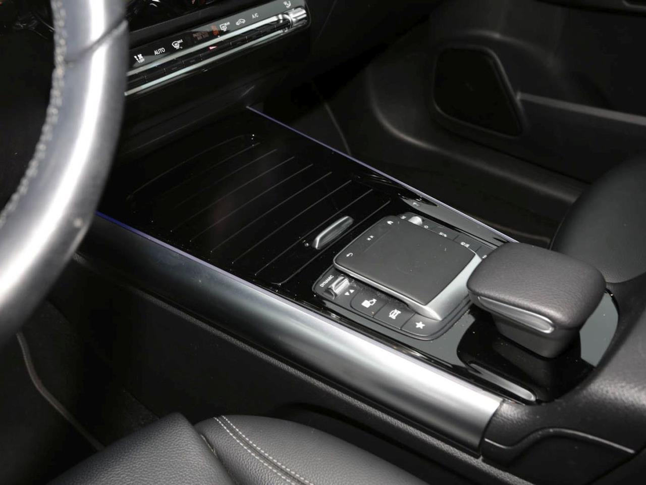 Mercedes-Benz GLA 200 d 4M Progressive MBUX Navi Panorama