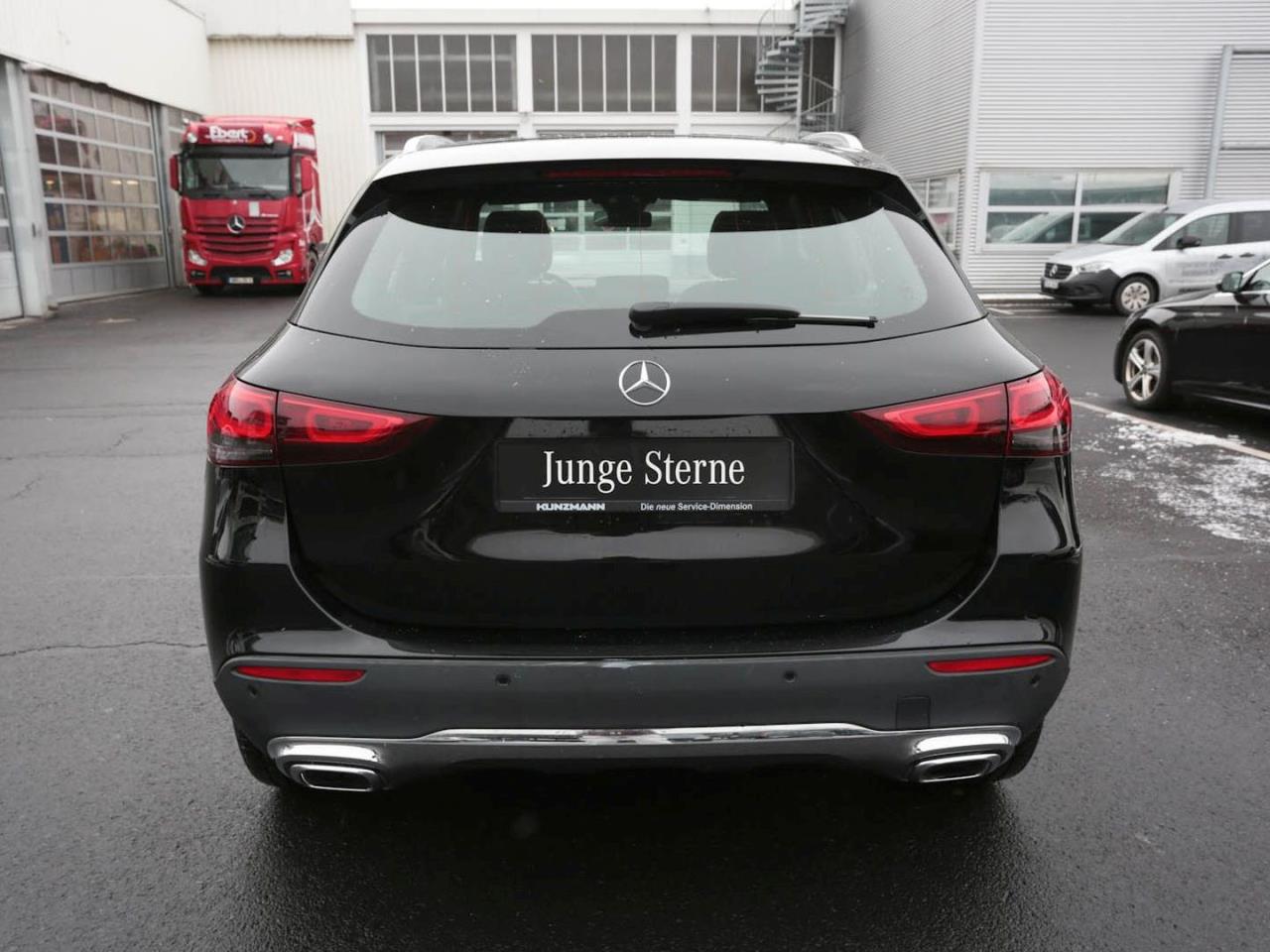 Mercedes-Benz GLA 200 d 4M Progressive MBUX Navi Panorama