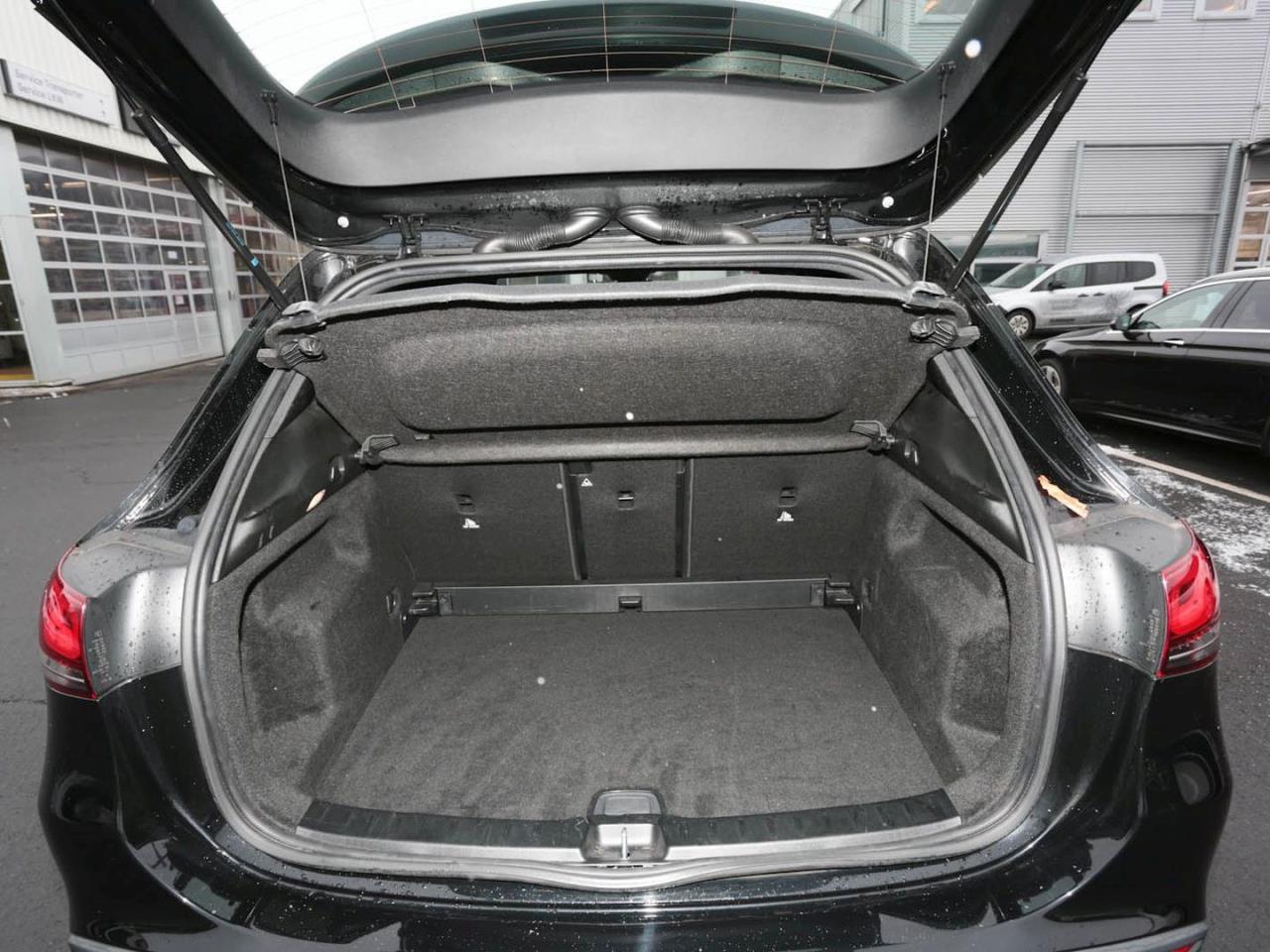 Mercedes-Benz GLA 200 d 4M Progressive MBUX Navi Panorama