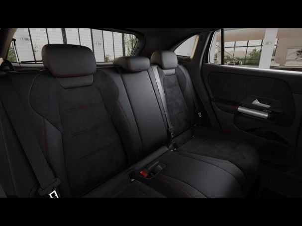 Mercedes-Benz GLA 200 d 4MATIC AMG Night Distronic 360° AHK Mercedes-Benz GLA 200 d 4MATIC AMG Night Distronic 360° AHK