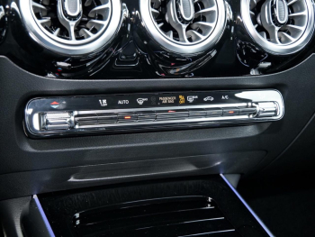 Mercedes-Benz GLA 200 d 4MATIC AMG Night Distronic AHK 360°