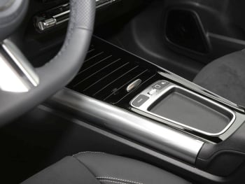 Mercedes-Benz GLA 200 d AMG Night  MBUX Navi-Prem Panorama AHK