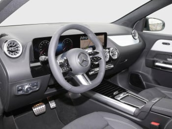 Mercedes-Benz GLA 200 d AMG Night  MBUX Navi-Prem Panorama AHK