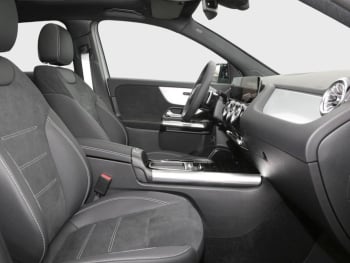 Mercedes-Benz GLA 200 d AMG Night  MBUX Navi-Prem Panorama AHK