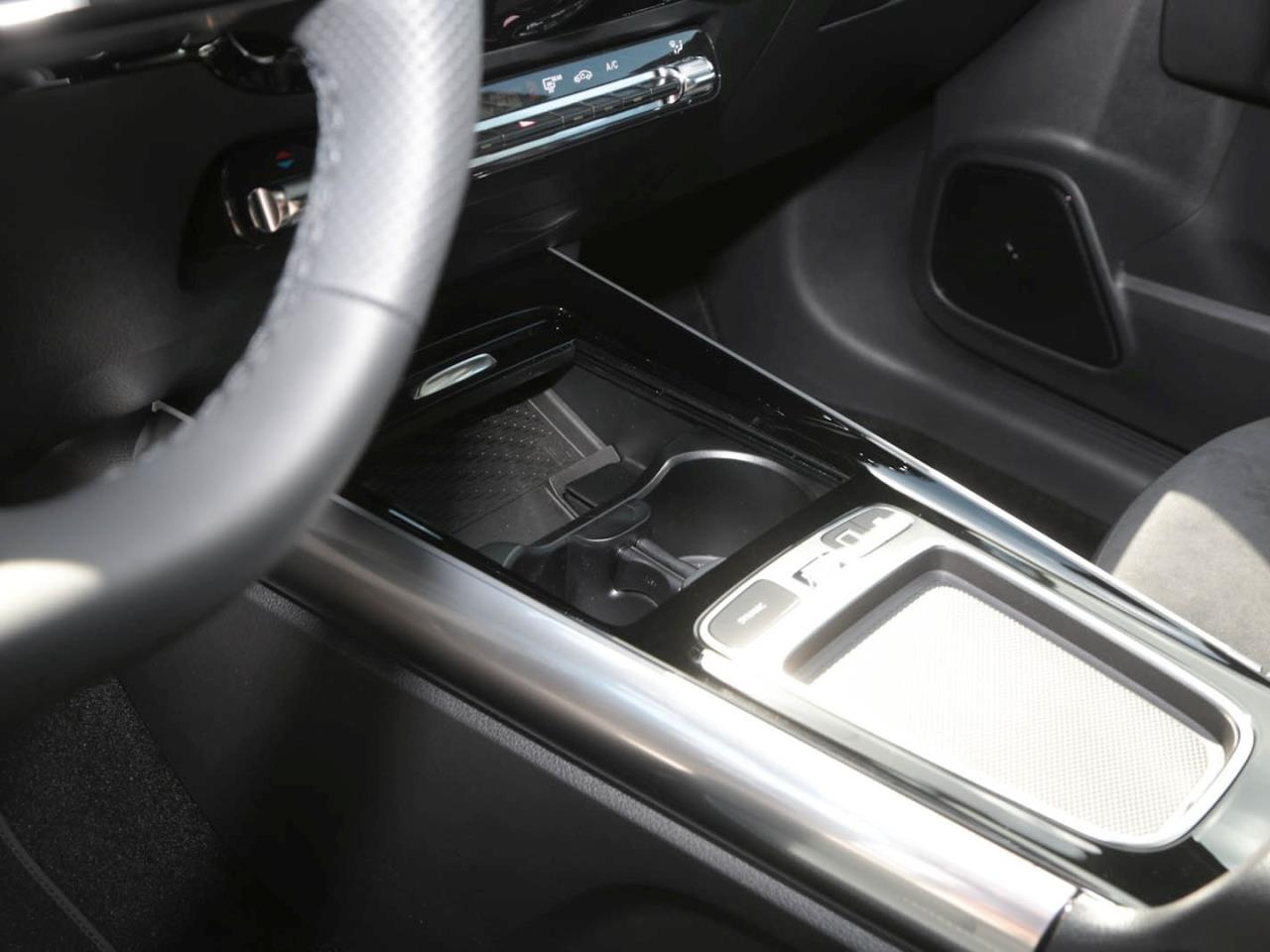 Mercedes-Benz GLA 200 d AMG Night MBUXNavi-Prem. EasyPack AHK