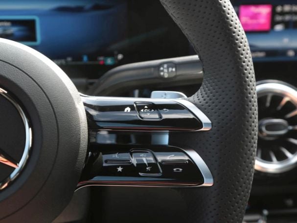 Mercedes-Benz GLA 200 d AMG Night MBUXNavi-Prem. EasyPack AHK