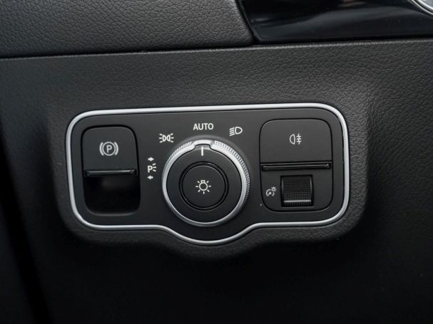 Mercedes-Benz GLA 200 d Style Memory Kamera SpurHalte EasyP