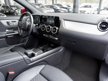Mercedes-Benz GLA 200 d Style Memory Kamera SpurHalte EasyP