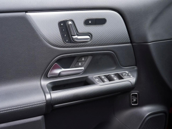 Mercedes-Benz GLA 200 d Style Memory Kamera SpurHalte EasyP