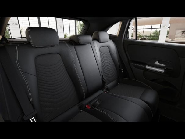 Mercedes-Benz GLA 200 d Progressive Kamera HeadUp Easy-P AHK Mercedes-Benz GLA 200 d Progressive Kamera HeadUp Easy-P AHK