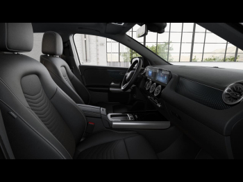 Mercedes-Benz GLA 200 d Progressive Night Distronic Panorama