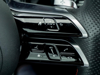 Mercedes-Benz GLA 200 d AMG Kamera Distronic Easy-Pack AHK