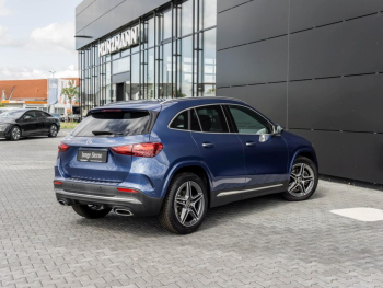 Mercedes-Benz GLA 200 d AMG Kamera Distronic Easy-Pack AHK