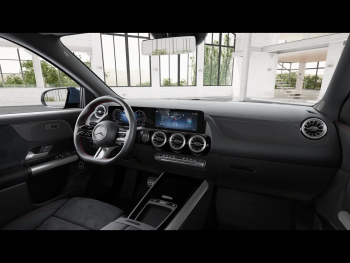 Mercedes-Benz GLA 200 d AMG Kamera Distronic Easy-Pack AHK