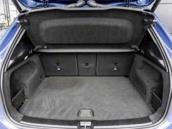 Mercedes-Benz GLA 200 d AMG Kamera Distronic Easy-Pack AHK