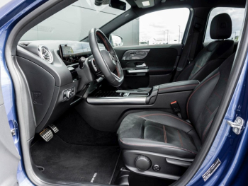 Mercedes-Benz GLA 200 d AMG Kamera Distronic Easy-Pack AHK