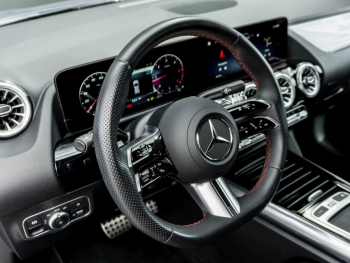Mercedes-Benz GLA 200 d AMG Kamera Distronic Easy-Pack AHK