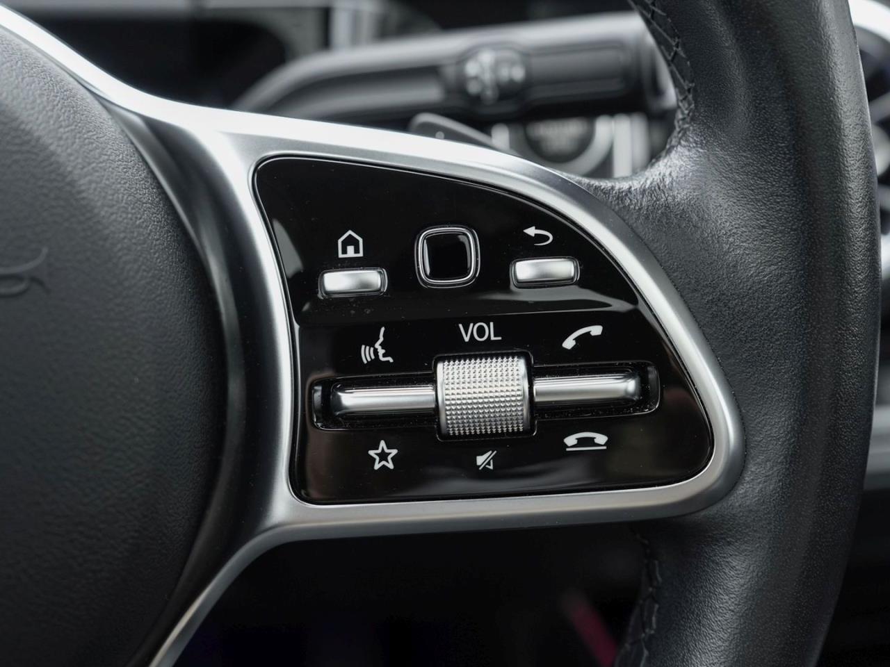 Mercedes-Benz GLA 200 Progressive Night Panorama Distronic 360°