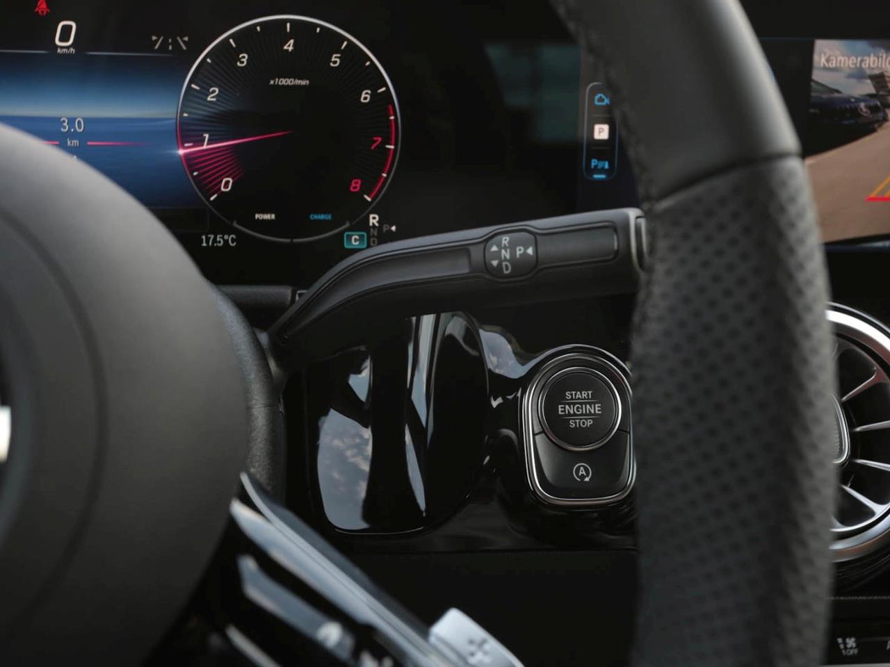 Mercedes-Benz GLA 200 AMG Night MBUX AHK Park-Paket Easy-Pack