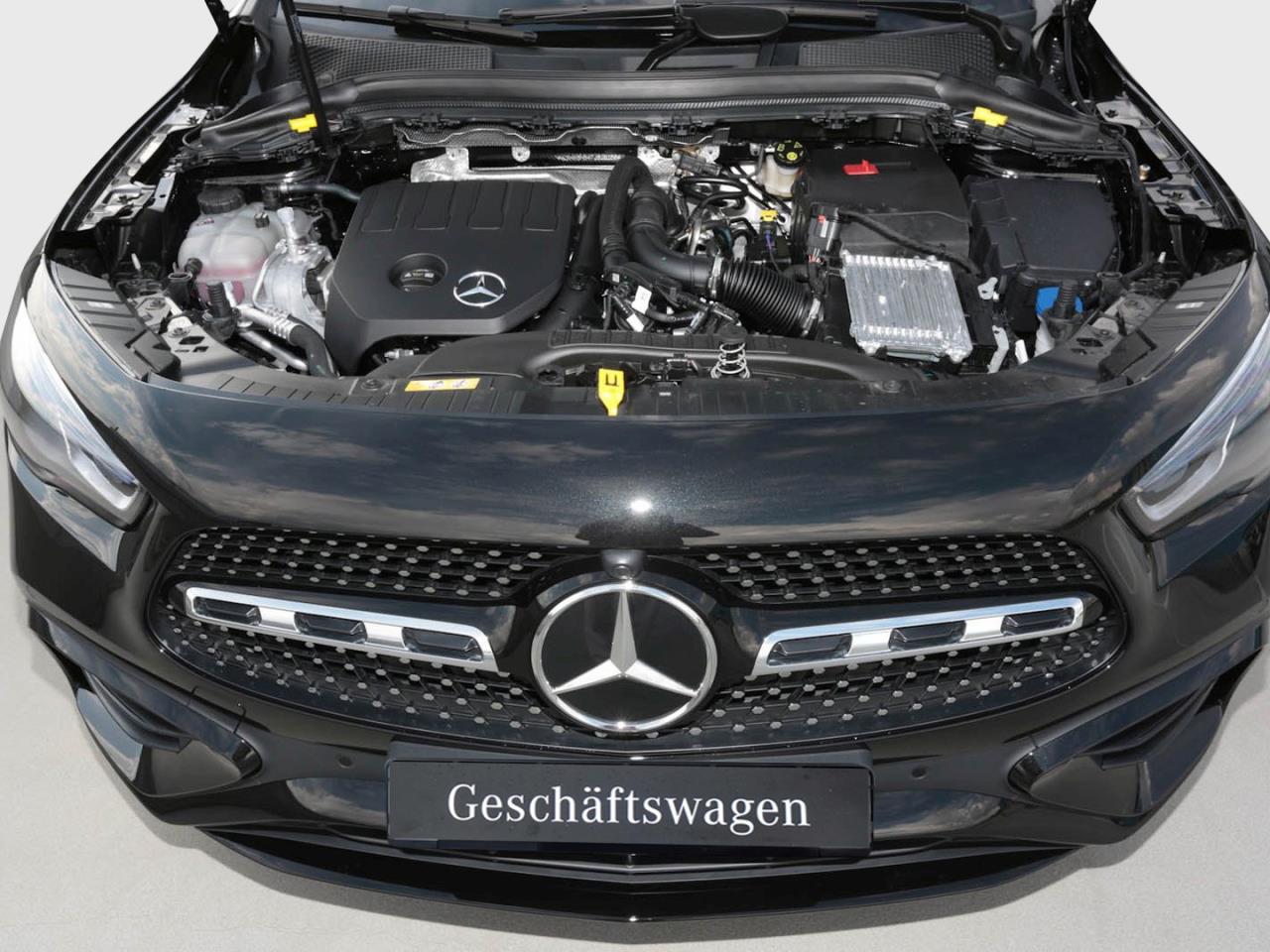 Mercedes-Benz GLA 200 AMG Night MBUX AHK Park-Paket Easy-Pack