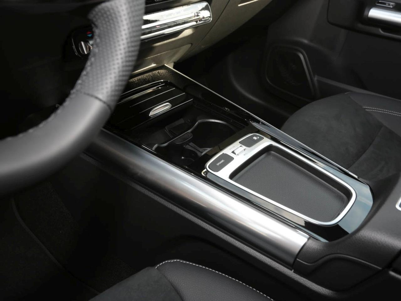 Mercedes-Benz GLA 200 AMG Night MBUX AHK Park-Paket Easy-Pack