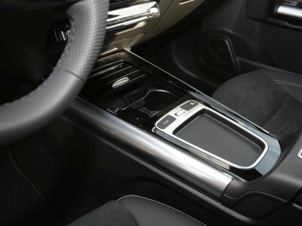 Mercedes-Benz GLA 200 AMG Night MBUX AHK Park-Paket Easy-Pack Mercedes-Benz GLA 200 AMG Night MBUX AHK Park-Paket Easy-Pack