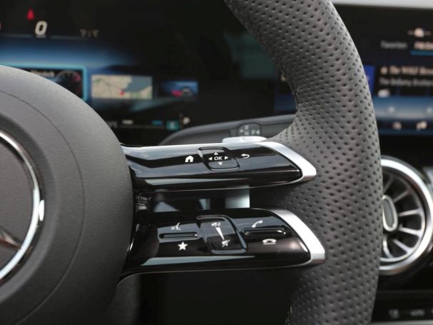 Mercedes-Benz GLA 200 AMG Night MBUX AHK Park-Paket Easy-Pack Mercedes-Benz GLA 200 AMG Night MBUX AHK Park-Paket Easy-Pack