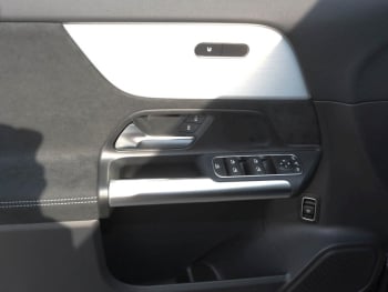 Mercedes-Benz GLA 200 AMG Night MBUX AHK Park-Paket Easy-Pack